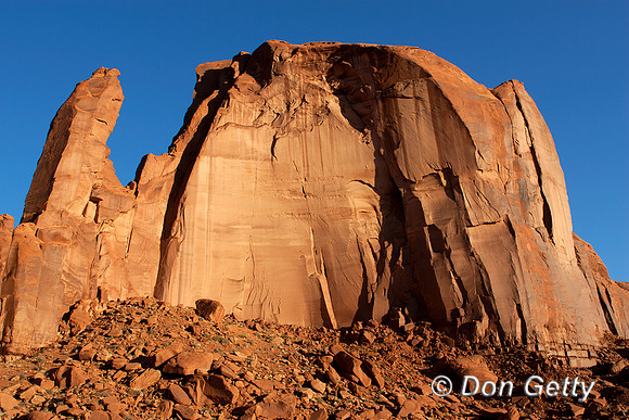 Monument_V_MR8D3712