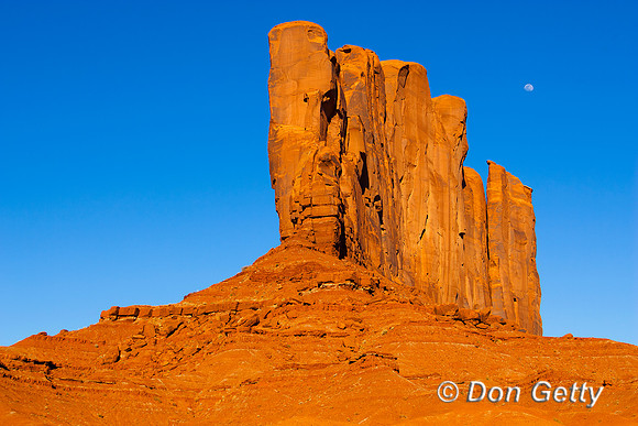 Monument_V_MR8D3645